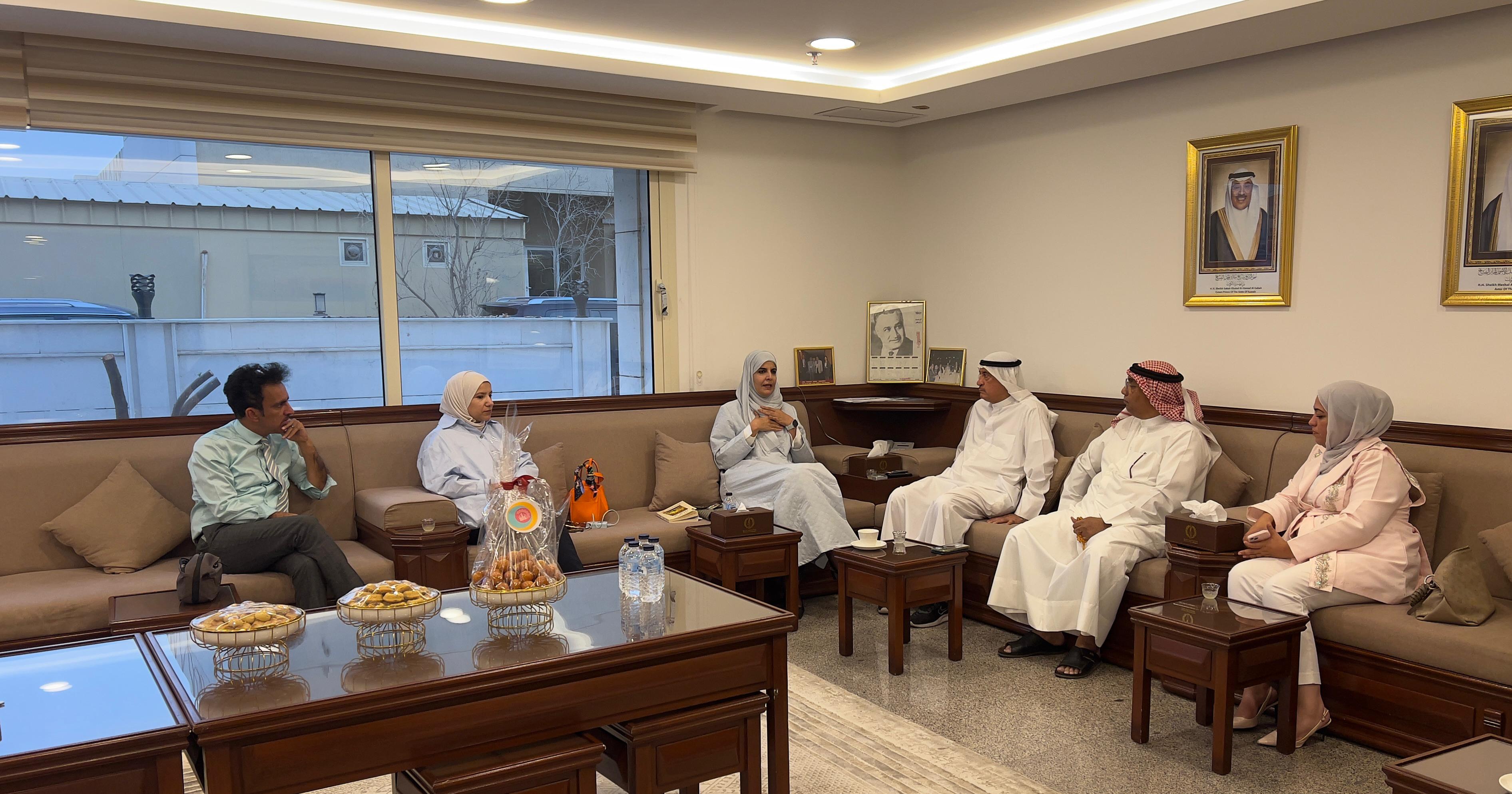 حلقة نقاشية بعنوان علم النفس الايجابي وفن الوجود